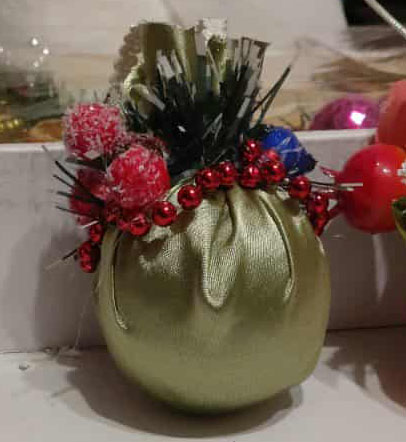 Globulete mici pentru brad