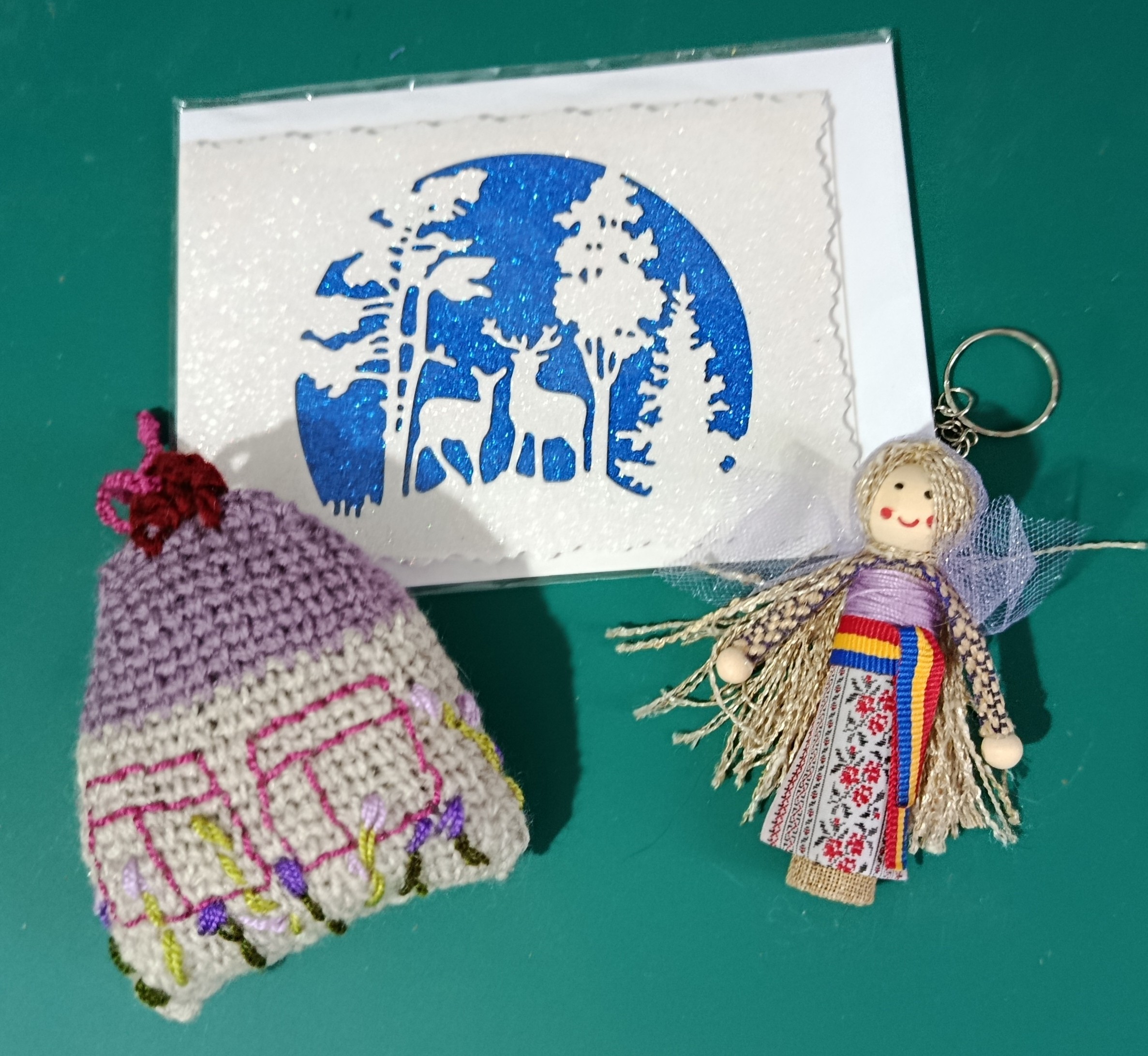 Set casuta, păpușă si felicitare